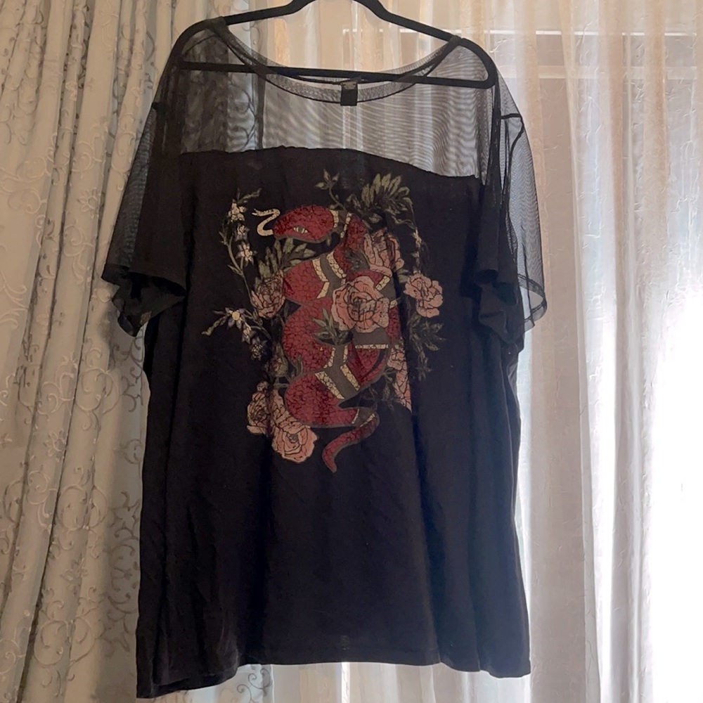 Torrid snake and rose mesh sleeve T-shirt